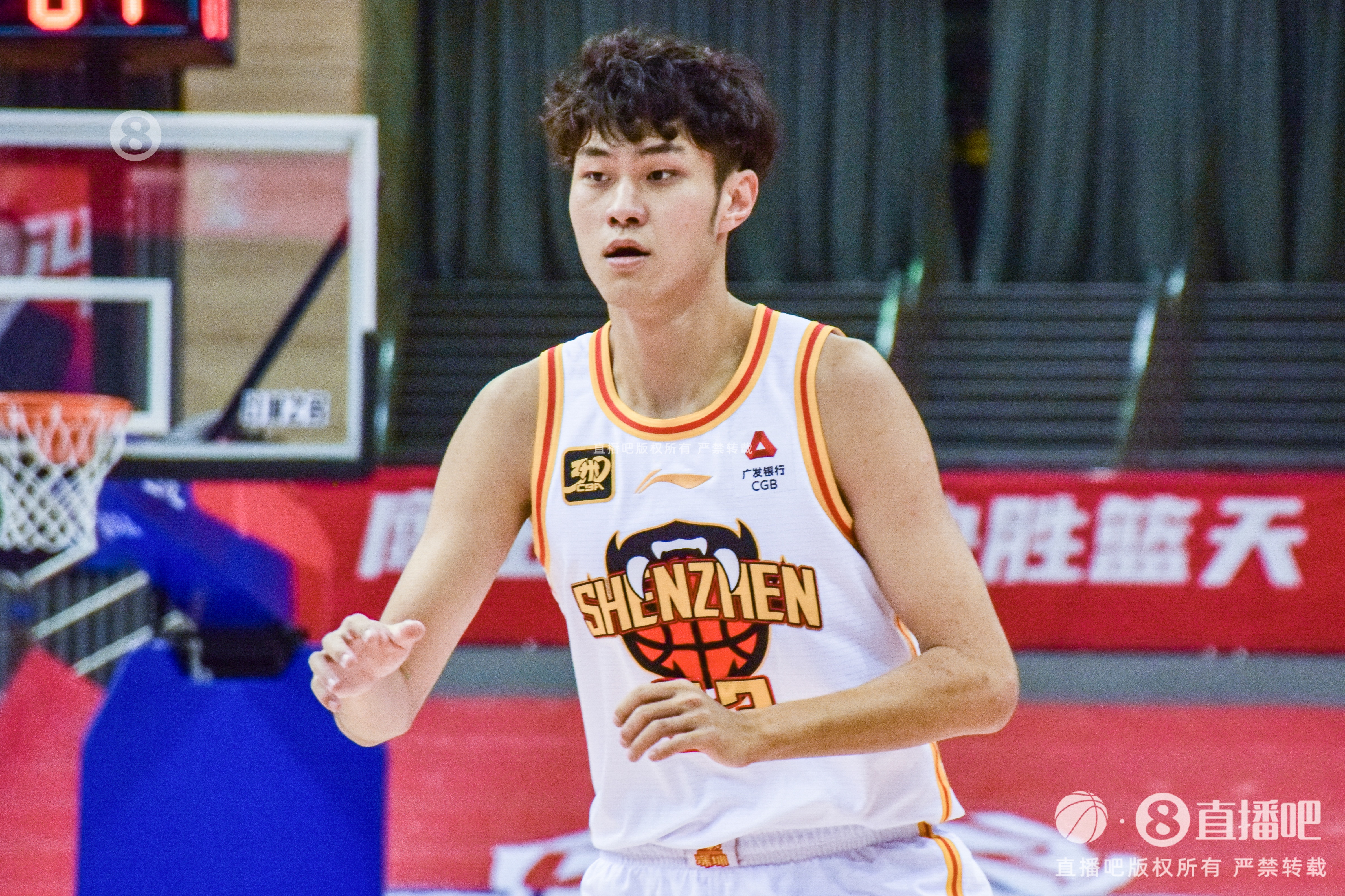 表現(xiàn)出色！王浩然14中7拿到20分3板6助2斷 正負(fù)值+30